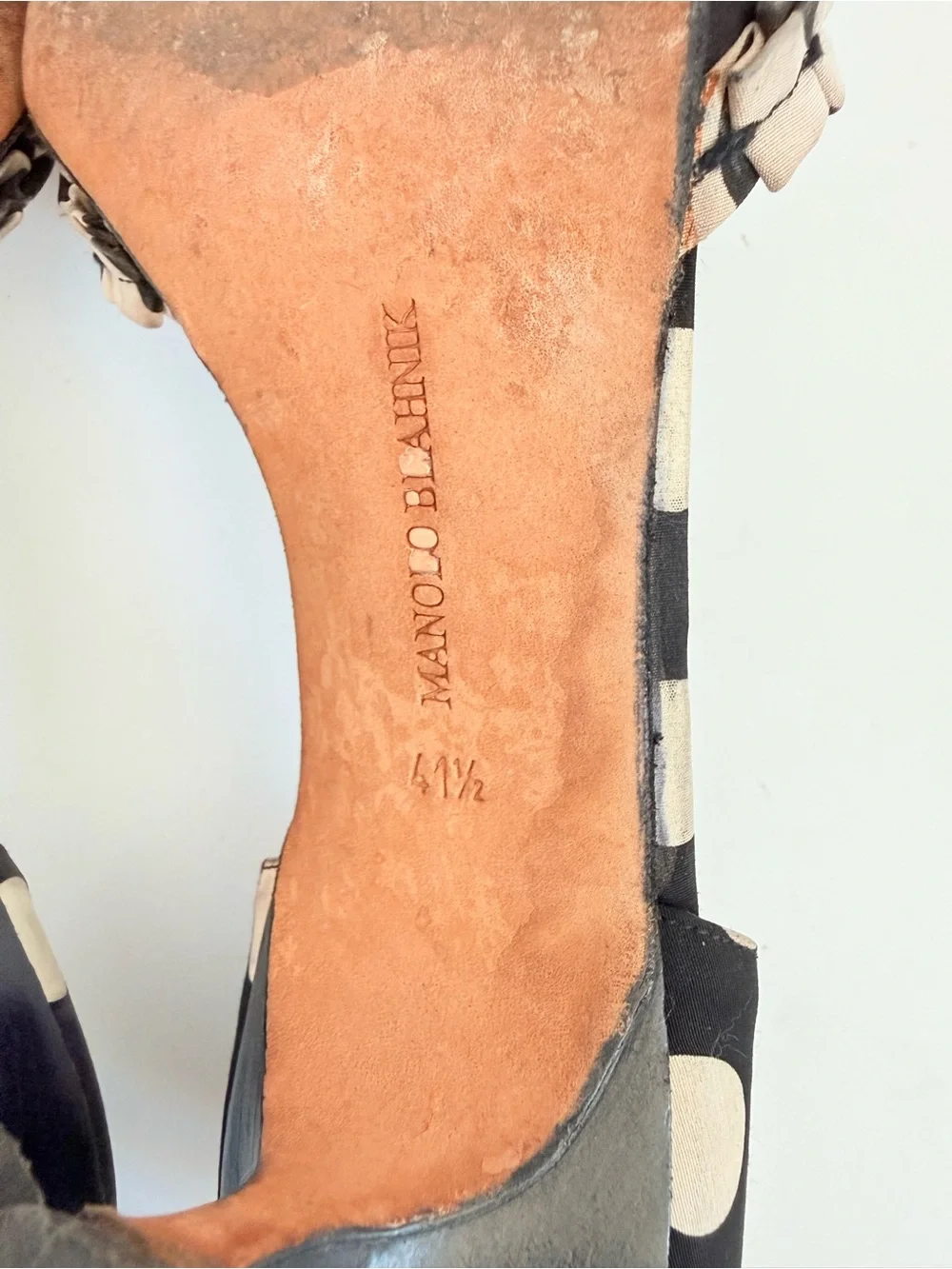 Manolo Blahnik Vintage Black White Polka Dot Ruffle D’Orsay Pumps 41.5